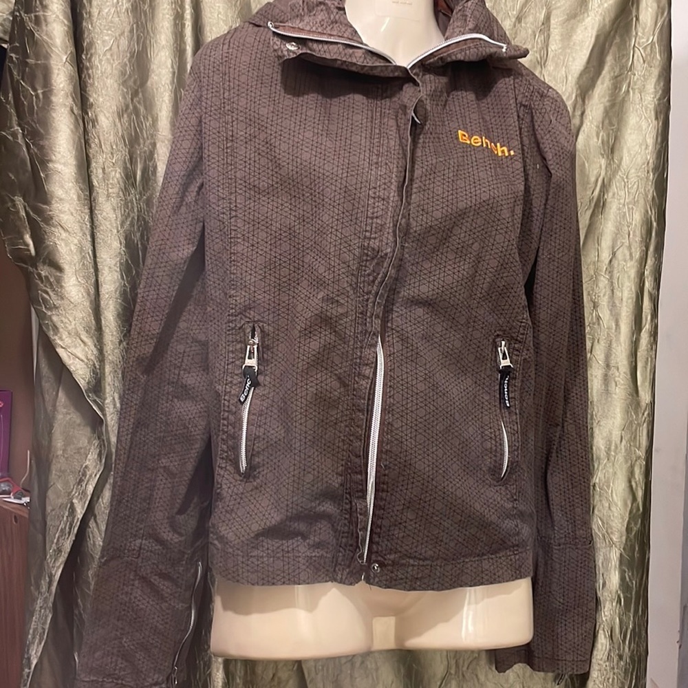 Bench Jacket Size Large Brown